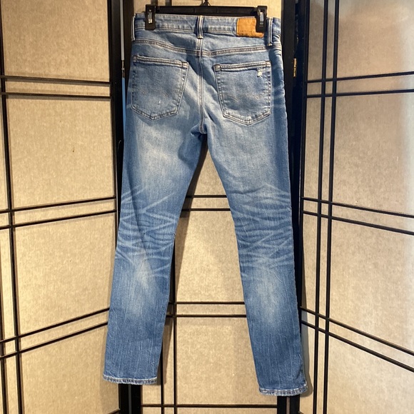 American Eagle distressed skinny Jean- 28x30 - Picture 3 of 8